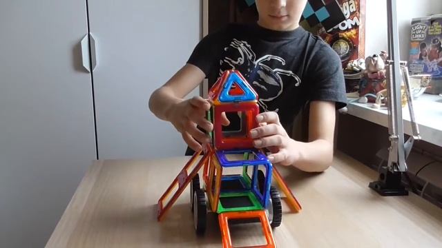 С Новым годом! Новые игрушки!! Конструктор магникон, magic трек, меч майнкрафт смотреть онлайн