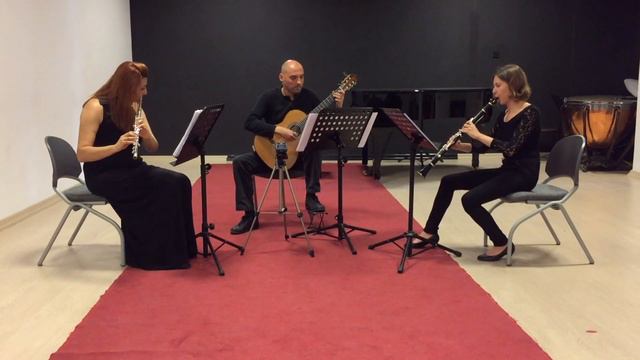 Joseph Kreutzer- Op. 16 Trio / Adagio (flöte, klarinette, gitarre) смотреть онлайн