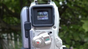 ?? Sony Handycam DCR-PC105E (2003) mini dv