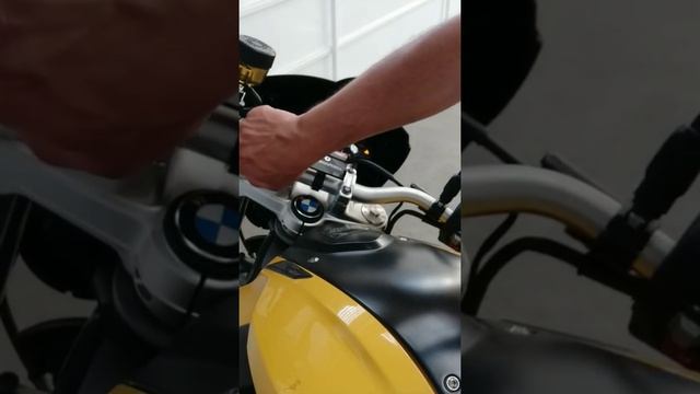 BMW F800R - Cold Start.