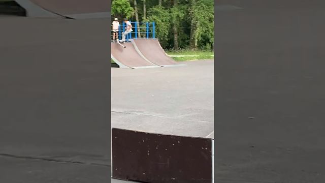Трюкачи на самокатах