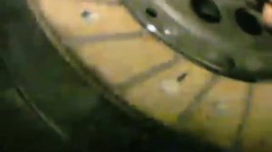 Устанавливаем диск сцепления