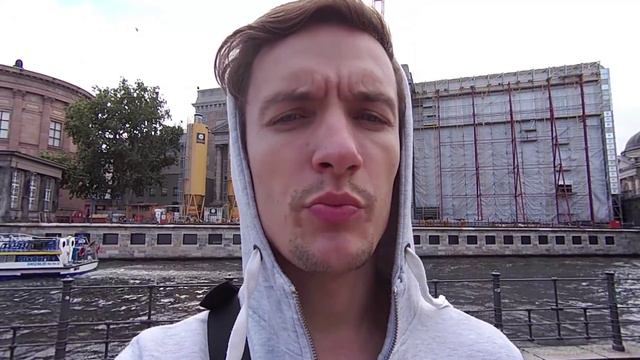 Берлинская Стена, Церковь, Шопинг, Еда и Прогулка. День 4 смотреть онлайн