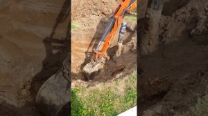 Миниэкскаватор кубота в работе