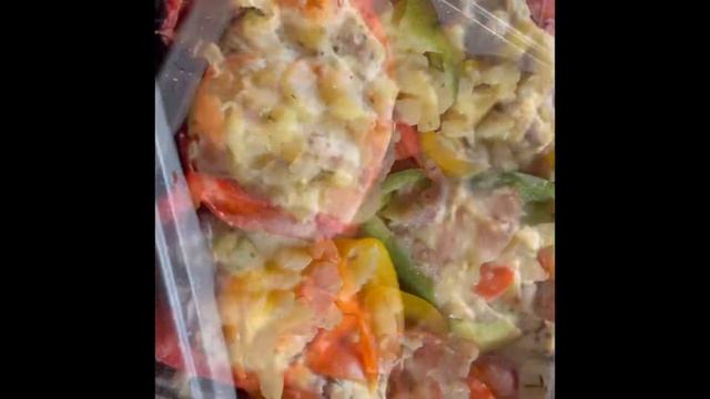 Рецепт сладких перцев нашинкованных куриной грудкой и картошкой от Бубузайца! смотреть онлайн