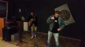 хороший сологитарист-половина успеха!