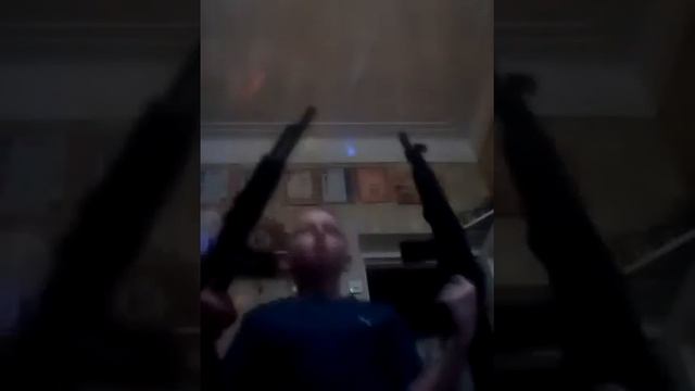 Я танцую под музыку МОЙ КАЛАШНИКОВ смотреть онлайн