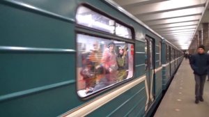 Последние минуты конечной станции Речной Вокзал и последний поезд следующий в тупик!