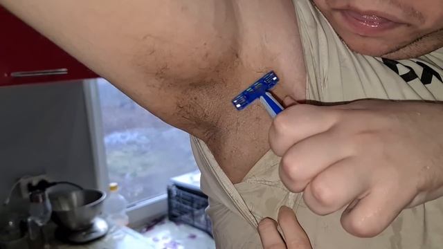 Брею подмышки бритвой (Руслан Гительман) смотреть онлайн