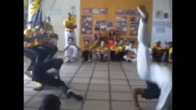 CM Dija highlights capoeira angola смотреть онлайн