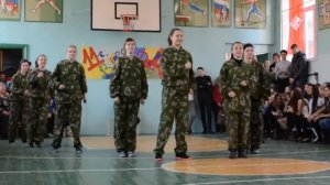 Танец девушек ,,мы теперь солдаты,,