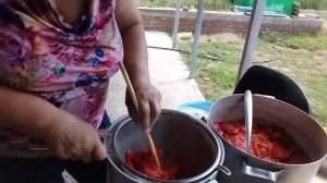 Живём на Кубани. Варила пасту, но передумала.Краснодарский соус. ???