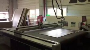 Режущий плоттер Zund G3. Опция "тандем" в работе