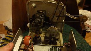 Работа механики кинопроектора "Луч" в открытом виде. 1960-е гг.