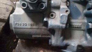 Основной насос Komatsu PC300