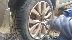 Замена тормозных дисков и колодок Datsun