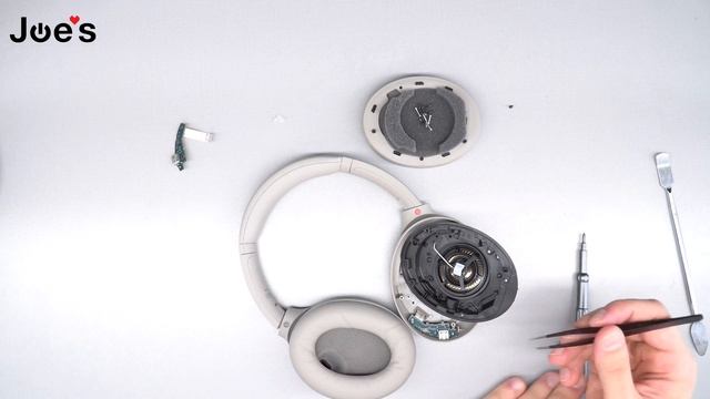 Sony WH-1000XM4 XM4 Not Charging Charger Port Replacement | Repair Tutorial смотреть онлайн