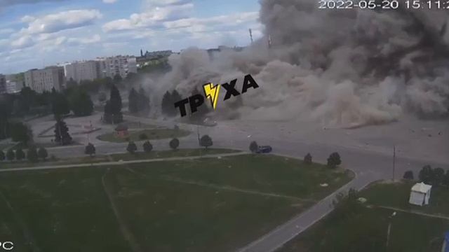В городе Лозовая Харьковской области ракета прилетела в административное здание.