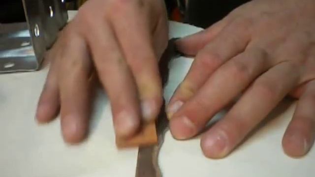 Станок для заточки хоккейных коньков UA-49827050-1 смотреть онлайн