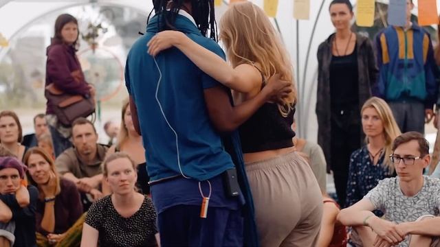 Helio Santos & Kristina - Debesų pieva - Kizomba dance смотреть онлайн