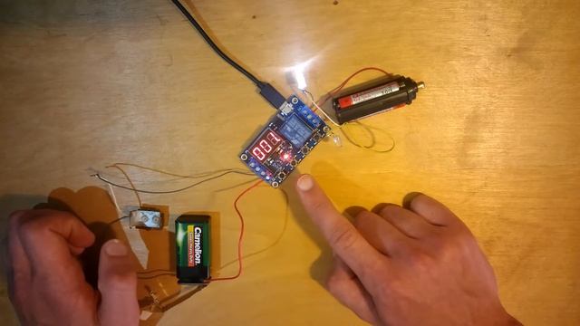 Реле с таймером и управлением с помощью триггера смотреть онлайн