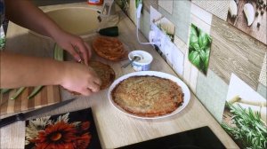 Вкусная закуска из блинов с красной рыбой