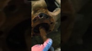 снятие ступицы,замена пылиника колодок ручника,замена колодок ручника на Паджеро 4