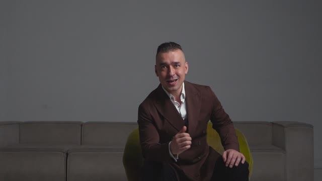 Ведущий Павел