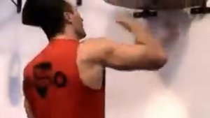 Владимир Кличко ( работа по скоростной груше)