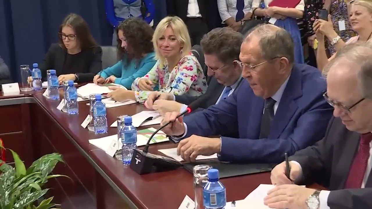 С.Лавров и И.Поллак-Бигли, Парамарибо, 27 июля 2019 года