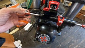 Электросамокат  Currus r11 2020 года ,бряконье демпфера руля решение без замены