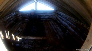 Стационарный скрадок-шалаш-избушка на болоте для охоты на гуся.
