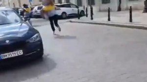 ПОЛЯК ПОЙМАЛ УКРАИНОК КОТОРЫЕ СОБИРАЛИ ДЕНЬГИ ЯКОБЫ НА НУЖДЫ УКРАИНЫ