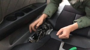 Снятие третьего ряда сидений Тойота альфард, демонтаж задних сидений Toyota Alphard