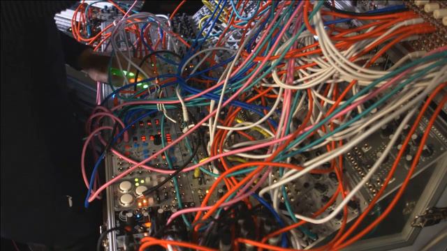 Colin Benders - Locked In - #Eurorack Jamsession смотреть онлайн