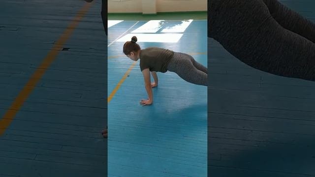 Комплекс упражнения для укрепления мышц и развития данных.