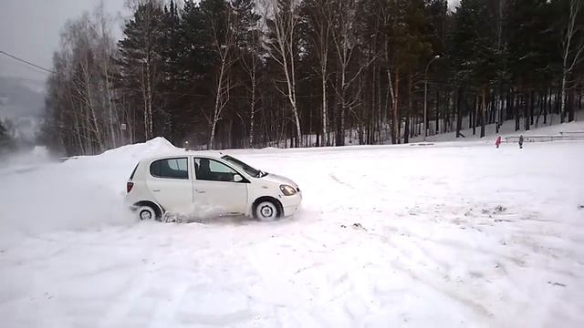 ВИТЦЕдрифт #toyotavitz #4wd #цветныедвери смотреть онлайн