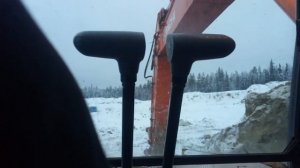 Сам загружаю самосвал МАЗ 6501B9 6×4 20 кубов экскаватором Hitachi 330