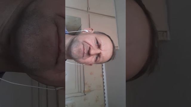 Я поднимаю свой бокал