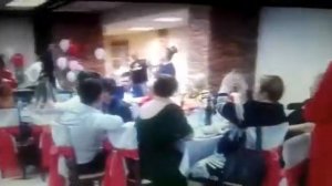 Мама поёт сыну,на свадьбе!!!!