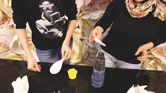 КАК СДЕЛАТЬ РОСТОВОЙ ЦВЕТОК БЫСТРО И ПРОСТО СВОИМИ РУКАМИ! Мастер класс НА ПРИМЕРЕ РОМАШКИ! смотреть онлайн