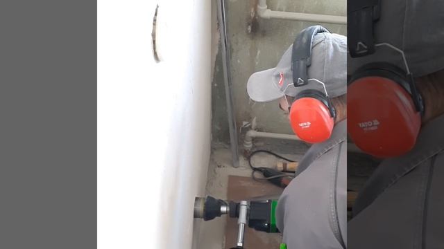 Алмазное сверление бурение подрозетников в бетоне без воды и без пыли с пылесосом hilti vc 20u