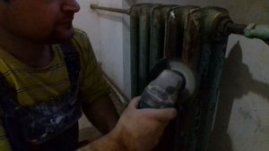 Как очистить батарею от краски