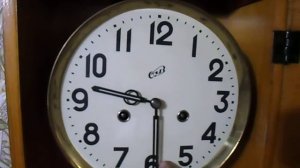 Часы настенные ОЧЗ с боем 1960 года