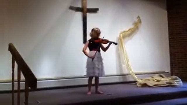 Dylan plays Boccherini's Minuet смотреть онлайн