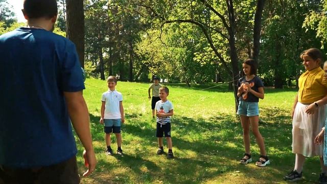 Подвижные ИГРЫ для детей 4-12 лет | ГОРЯЧАЯ КАРТОШКА смотреть онлайн