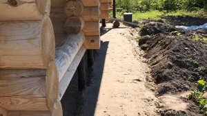СТРОИТЕЛЬСТВО БАНИ ИЗ ОЦИЛИНДРОВАННОГО БРЕВНА НА ВИНТОВЫХ СВАЯХ СВОИМИ РУКАМИ Ч.2