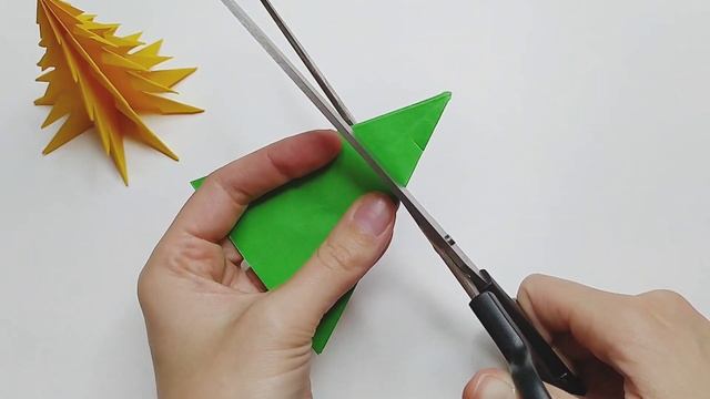 ОБЪЕМНАЯ ЕЛКА ИЗ БУМАГИ ОРИГАМИ СВОИМИ РУКАМИ