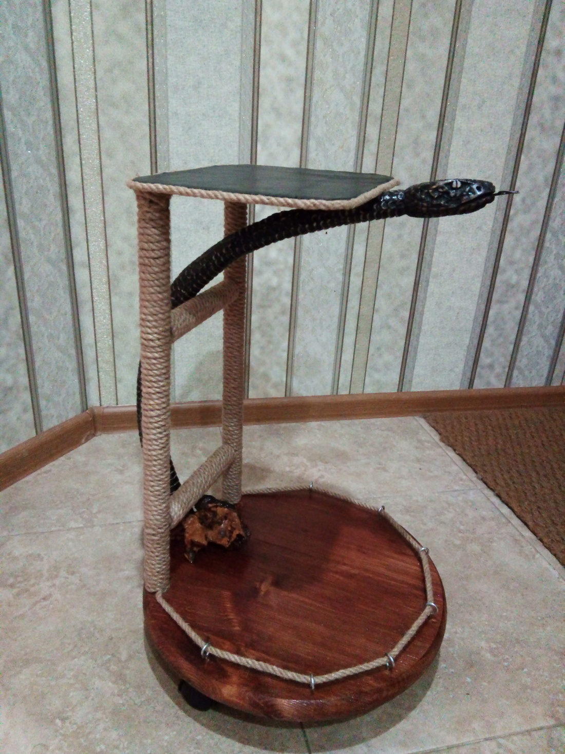 кофейный столик черная мамба