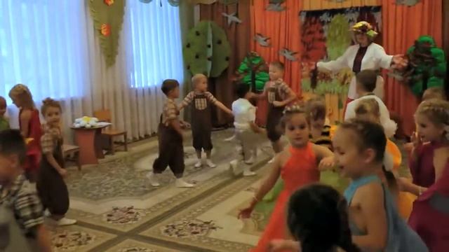 Игра 'Плетень' на осеннем утреннике 2014 в старшей группе смотреть онлайн